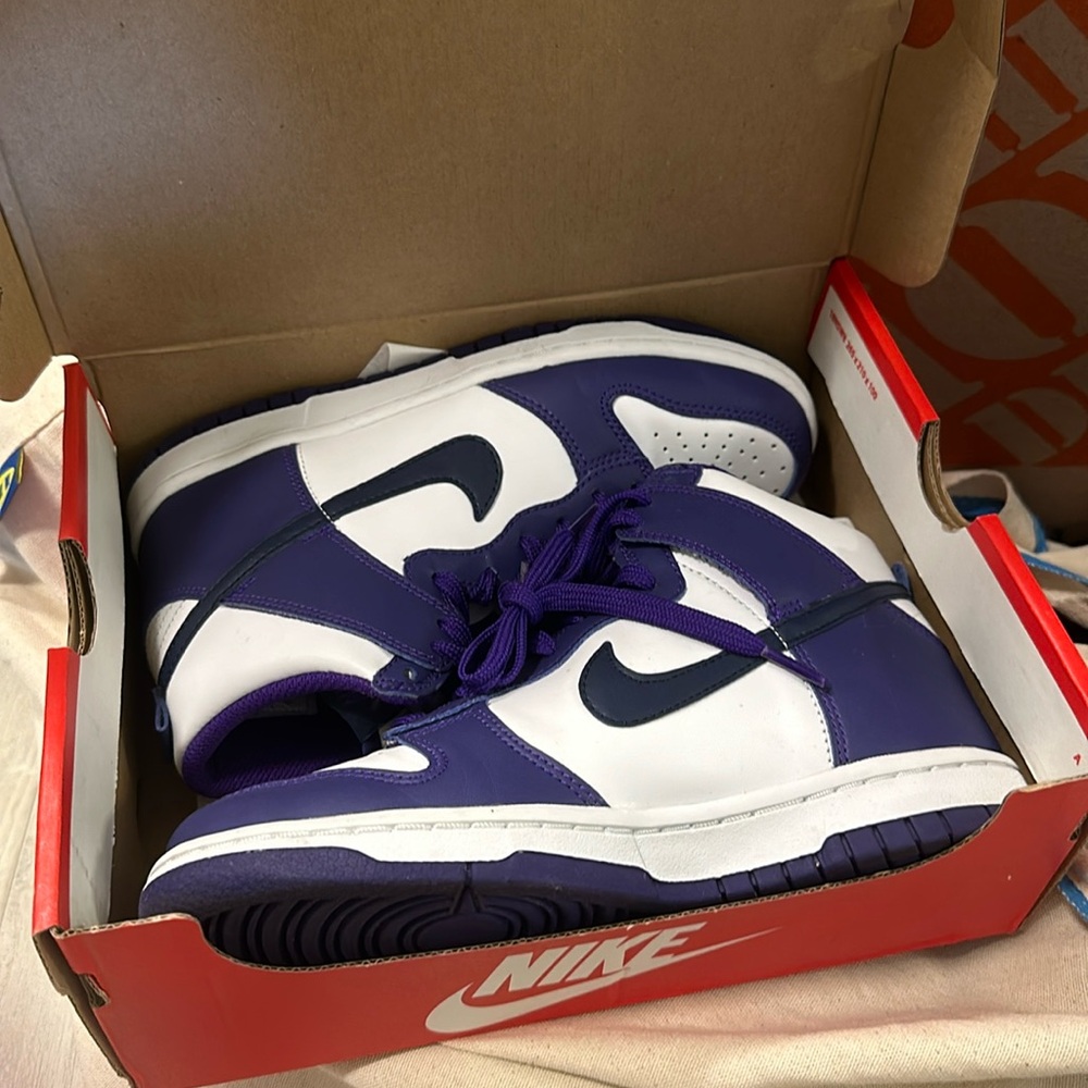 Like new nike dunk high GS size 5Y/6